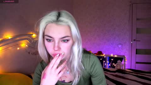 Snapshot of lillimooore chatting on 02/22/26, 10:52 LilliMoore online show from 02/22/26, 10:52