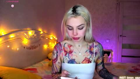 Snapshot of lillimooore chatting on 03/17/26, 11:08 LilliMoore online show from 03/17/26, 11:08