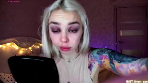 LilliMoore online show from 05/18/26, 01:02