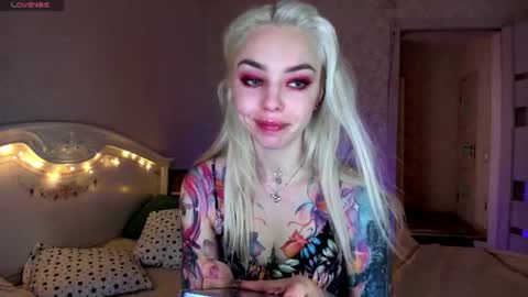 LilliMoore online show from 06/14/26, 02:09