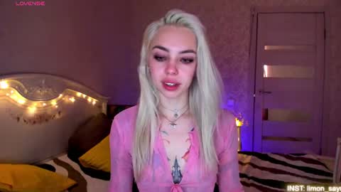 LilliMoore online show from 06/19/26, 12:26