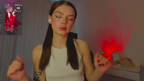 Snapshot of lillly_meow_ chatting on 04/13/26, 04:18 Lilia online show from 04/13/26, 04:18