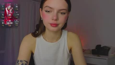 Snapshot of lillly_meow_ chatting on 04/16/26, 08:09 Lilia online show from 04/16/26, 08:09
