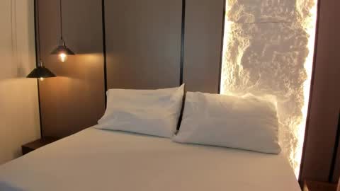 L I L L Y online show from 09/10/25, 12:38