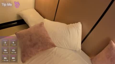 L I L L Y online show from 03/05/26, 01:51