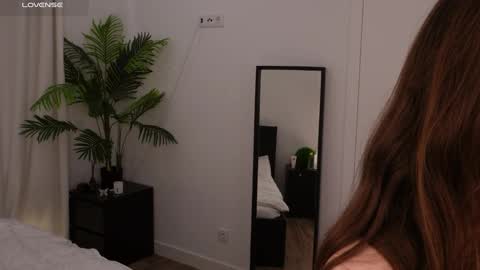 Snapshot of lilly_colins chatting on 01/05/25, 04:59 Lilly Colins online show from 01/05/25, 04:59