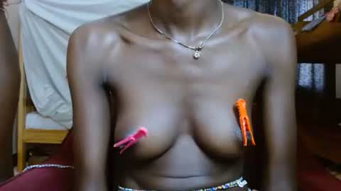 Snapshot of lilly_freak chatting on 09/13/25, 07:19 Des online show from 09/13/25, 07:19