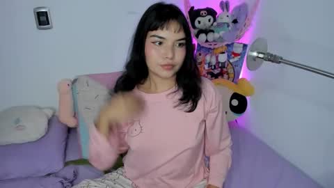 Snapshot of lilly_kinky chatting on 02/15/26, 02:08 Lilly online show from 02/15/26, 02:08