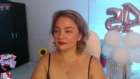Snapshot of lilly_milf chatting on 01/12/25, 10:12 Lilly online show from 01/12/25, 10:12