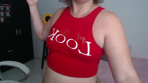 Snapshot of lilly_milf chatting on 02/11/25, 12:16 Lilly online show from 02/11/25, 12:16