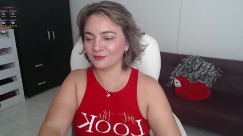 Snapshot of lilly_milf chatting on 02/23/25, 02:46 Lilly online show from 02/23/25, 02:46