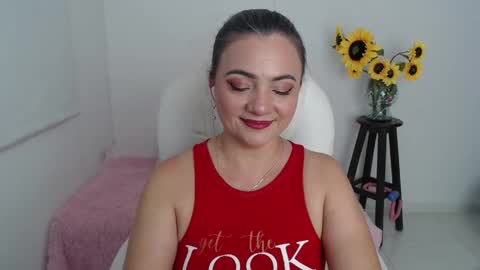 Snapshot of lilly_milf chatting on 11/16/25, 01:28 Lilly online show from 11/16/25, 01:28