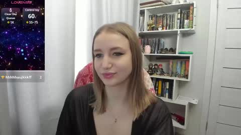 Snapshot of lillyfan_x chatting on 01/28/25, 04:29 LillyFan X online show from 01/28/25, 04:29
