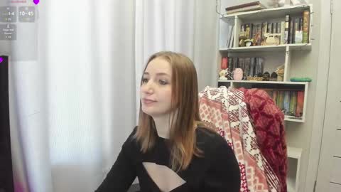 Snapshot of lillyfan_x chatting on 03/09/25, 04:05 LillyFan X online show from 03/09/25, 04:05