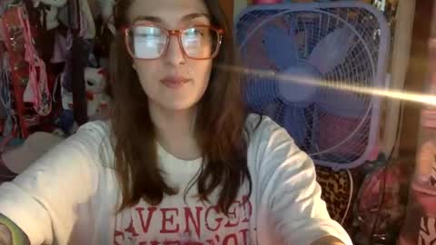 Snapshot of lillylushabae chatting on 11/05/25, 07:58 hi guys im back on here 3 online show from 11/05/25, 07:58