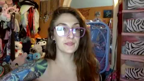 Snapshot of lillylushabae chatting on 11/07/25, 08:31 hi guys im back on here 3 online show from 11/07/25, 08:31