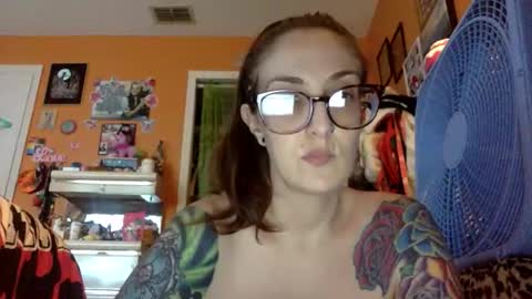 Snapshot of lillylushabae chatting on 11/20/25, 08:30 hi guys im back on here 3 online show from 11/20/25, 08:30