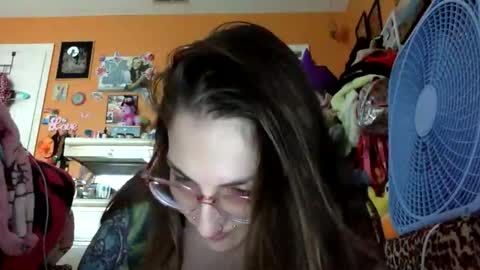Snapshot of lillylushabae chatting on 01/08/26, 08:44 hi guys im back on here 3 online show from 01/08/26, 08:44