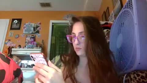 Snapshot of lillylushabae chatting on 02/21/26, 10:33 hi guys im back on here 3 online show from 02/21/26, 10:33