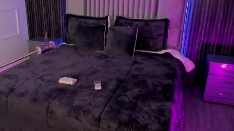 Lilly Ortiz online show from 02/13/25, 10:43