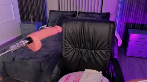 Lilly Ortiz online show from 03/05/25, 04:24