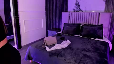 Lilly Ortiz online show from 09/10/25, 12:05