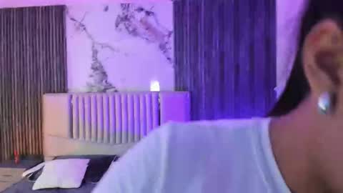 Lilly Ortiz online show from 09/15/25, 07:14