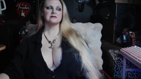 Snapshot of lillyth chatting on 12/18/25, 06:41 Lillyth Eden online show from 12/18/25, 06:41