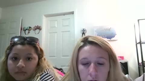 lilmichelle4200 online show from 12/16/25, 03:00