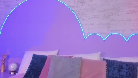 Lilou online show from 09/13/25, 12:05