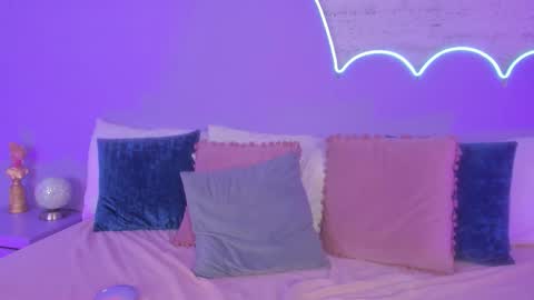 Lilou online show from 11/08/25, 12:05