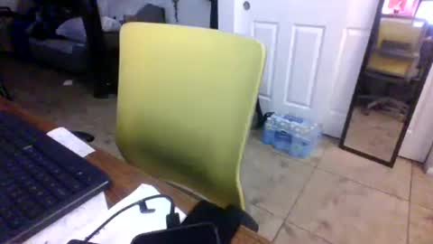 Snapshot of lilpackage69 chatting on 12/04/25, 02:43 lilpackage69 online show from 12/04/25, 02:43