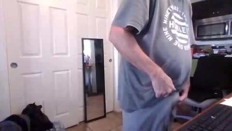 Snapshot of lilpackage69 chatting on 12/21/25, 09:22 lilpackage69 online show from 12/21/25, 09:22