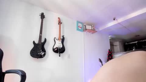 Caroline online show from 12/19/25, 05:53