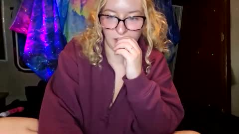 LilPies  online show from 12/01/25, 05:56