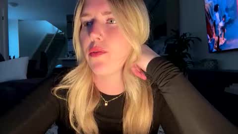 Snapshot of lilpinkbean chatting on 04/29/26, 02:10 Ava online show from 04/29/26, 02:10