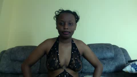 Snapshot of lilpretty16 chatting on 07/10/26, 12:19 lilpretty16 online show from 07/10/26, 12:19