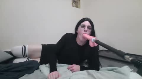 Snapshot of lilsissygir1 chatting on 02/16/25, 03:37 lilsissygir1 online show from 02/16/25, 03:37
