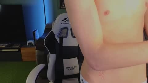 Snapshot of lilteddyboy chatting on 11/08/25, 01:11 lilteddyboy online show from 11/08/25, 01:11