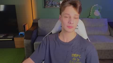 Snapshot of lilteddyboy chatting on 11/12/25, 10:15 lilteddyboy online show from 11/12/25, 10:15