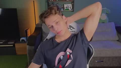 Snapshot of lilteddyboy chatting on 11/14/25, 05:22 lilteddyboy online show from 11/14/25, 05:22