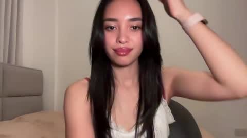 Lily online show from 04/21/26, 08:23