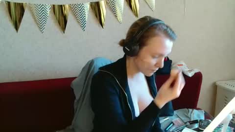 Snapshot of lily_dollyx chatting on 02/14/26, 12:02 Lily dollyx online show from 02/14/26, 12:02