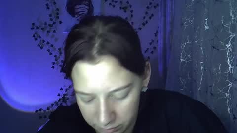 lily_ember online show from 11/02/25, 06:21