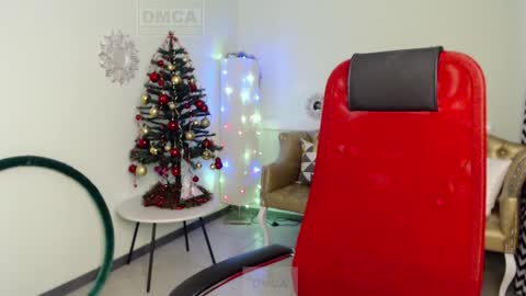 Lily online show from 12/17/24, 07:18