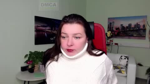 Lily online show from 11/12/25, 04:57