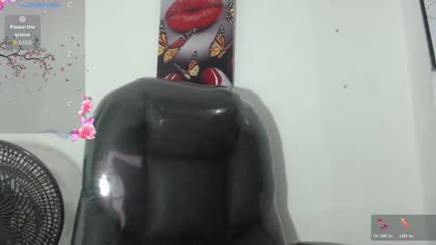 Snapshot of lily_jone chatting on 10/20/25, 03:23 LILY online show from 10/20/25, 03:23