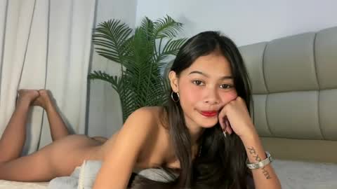 Snapshot of lily_kaye chatting on 07/12/26, 07:43 rika online show from 07/12/26, 07:43