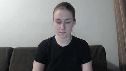 lily_love_x online show from 12/05/24, 11:40