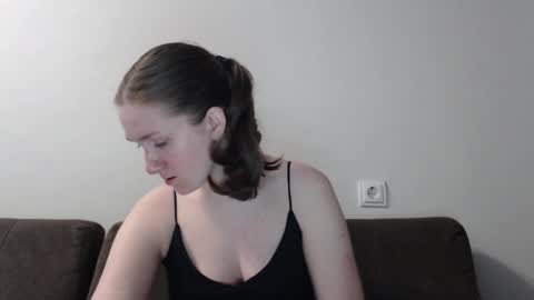 lily_love_x online show from 01/02/25, 10:55